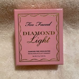 Too faced diamond light highlighter